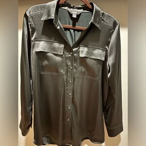 Women’s Simply Vera Wang silky black button down shirt size M